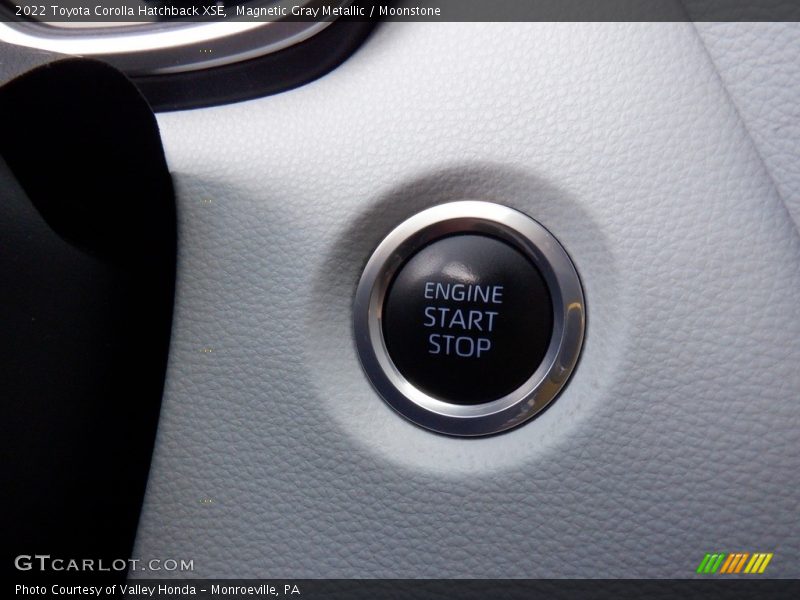 Magnetic Gray Metallic / Moonstone 2022 Toyota Corolla Hatchback XSE