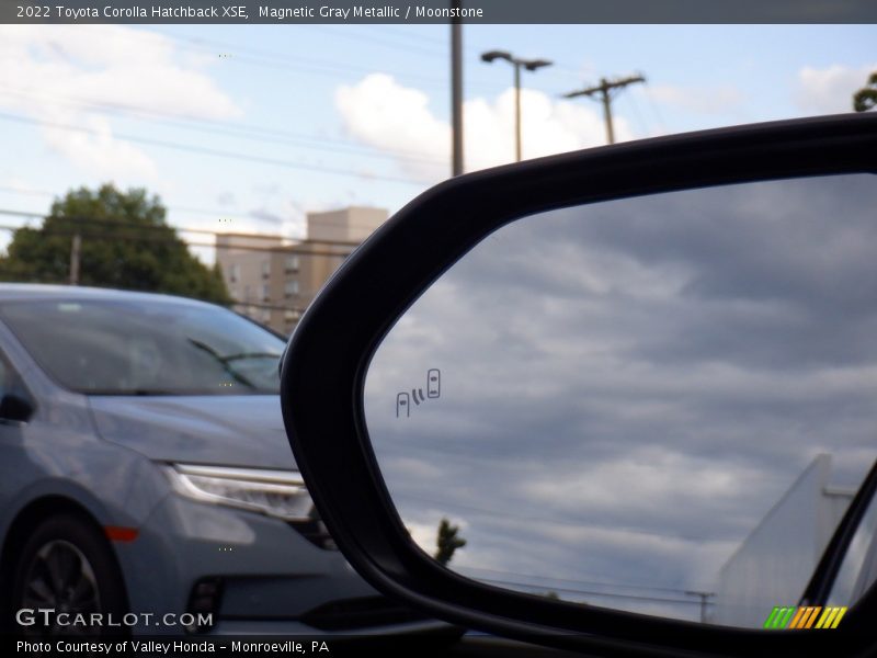 Magnetic Gray Metallic / Moonstone 2022 Toyota Corolla Hatchback XSE