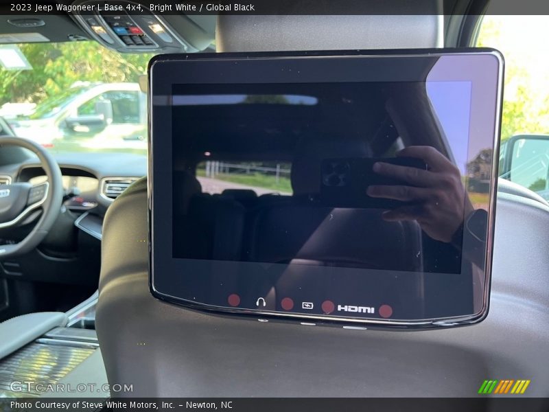 Bright White / Global Black 2023 Jeep Wagoneer L Base 4x4