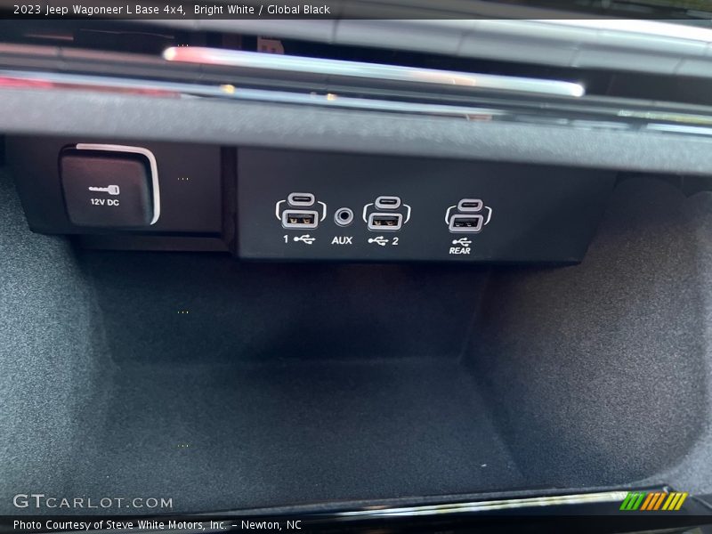 Bright White / Global Black 2023 Jeep Wagoneer L Base 4x4