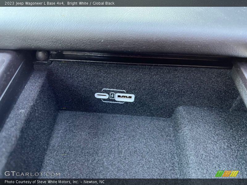 Bright White / Global Black 2023 Jeep Wagoneer L Base 4x4