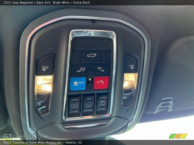 Bright White / Global Black 2023 Jeep Wagoneer L Base 4x4