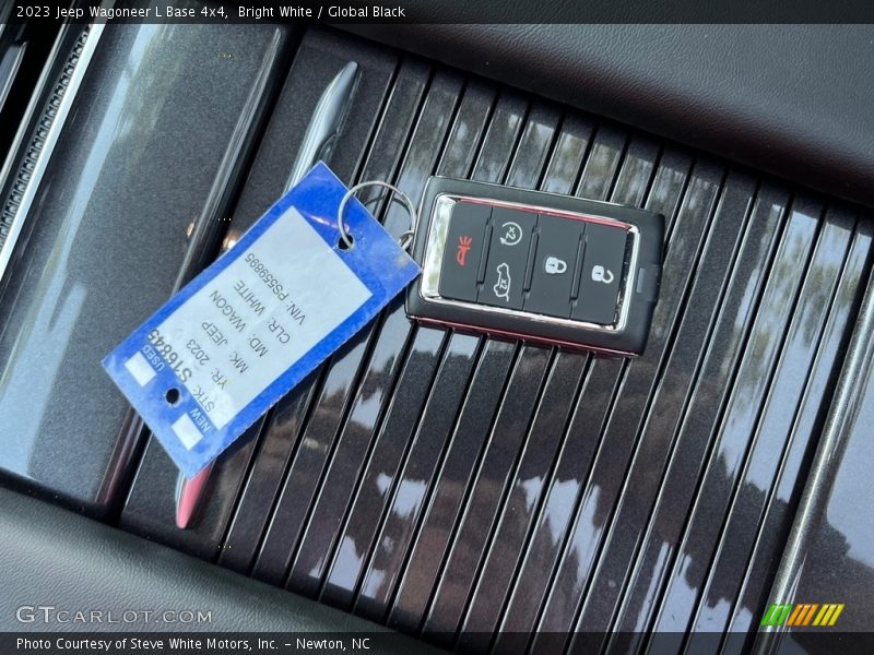 Bright White / Global Black 2023 Jeep Wagoneer L Base 4x4