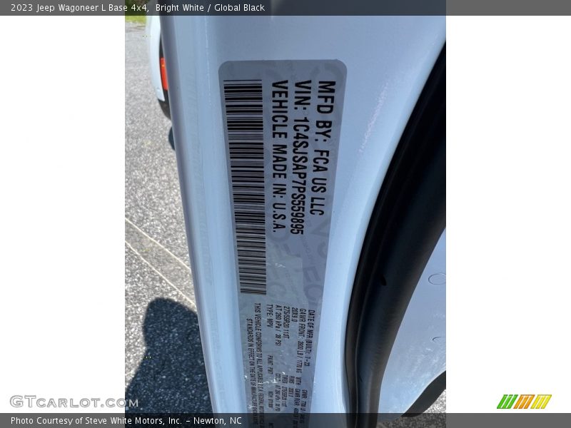 Bright White / Global Black 2023 Jeep Wagoneer L Base 4x4