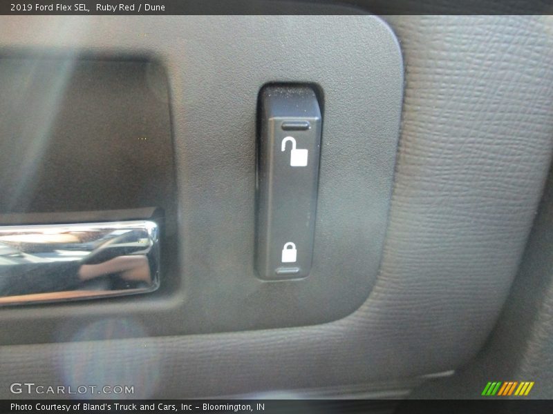 Ruby Red / Dune 2019 Ford Flex SEL