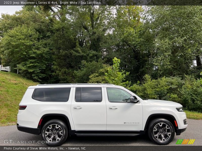 2023 Wagoneer L Series III 4x4 Bright White