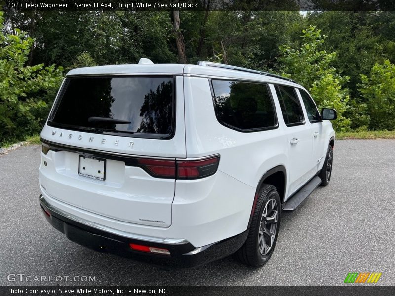 Bright White / Sea Salt/Black 2023 Jeep Wagoneer L Series III 4x4