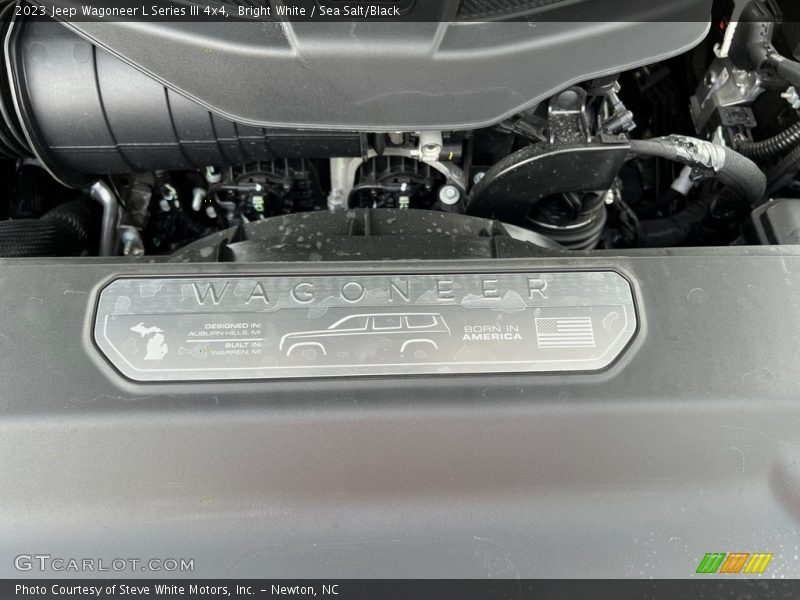 Bright White / Sea Salt/Black 2023 Jeep Wagoneer L Series III 4x4