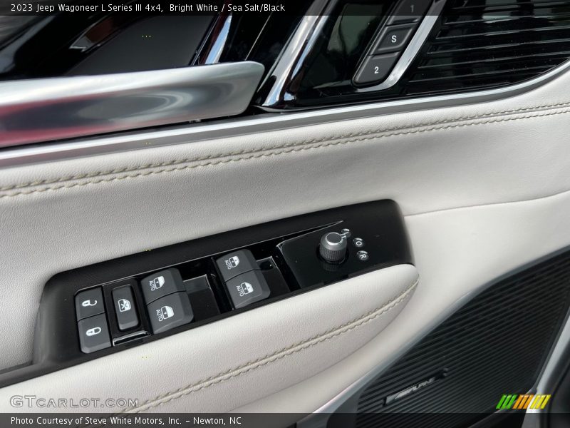 Door Panel of 2023 Wagoneer L Series III 4x4