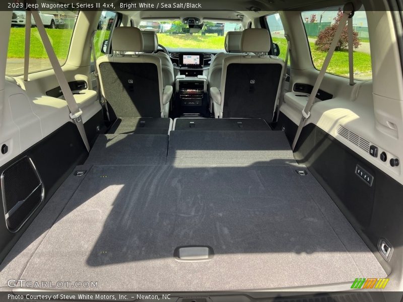  2023 Wagoneer L Series III 4x4 Trunk