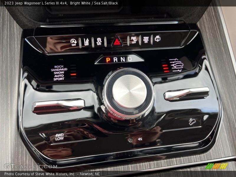  2023 Wagoneer L Series III 4x4 8 Speed Automatic Shifter