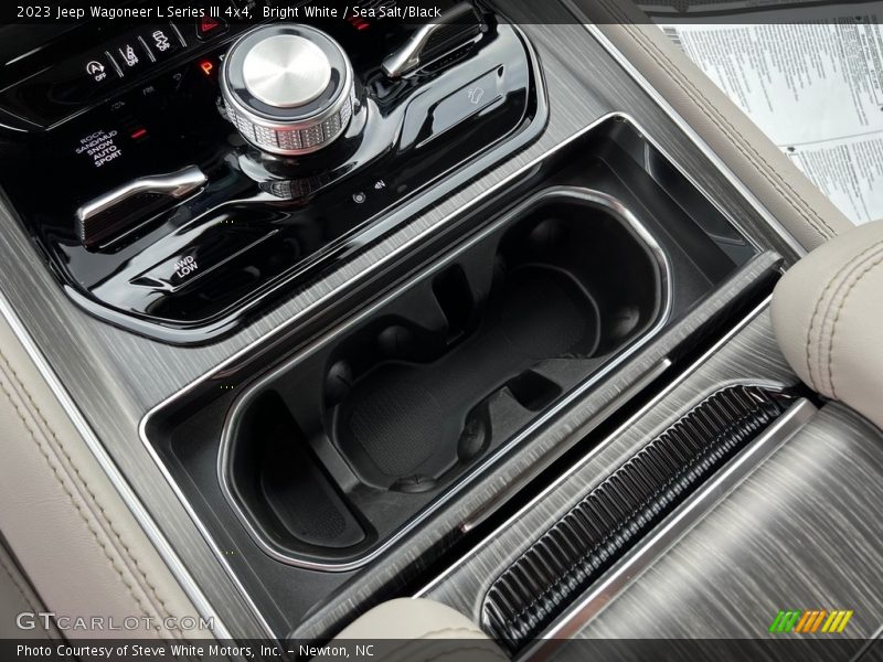 Bright White / Sea Salt/Black 2023 Jeep Wagoneer L Series III 4x4