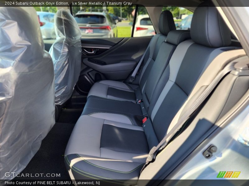 Ice Silver Metallic / Titanium Gray 2024 Subaru Outback Onyx Edition