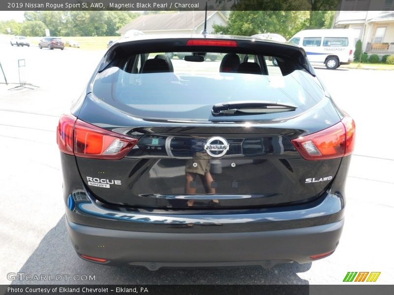 Magnetic Black Pearl / Charcoal 2019 Nissan Rogue Sport SL AWD