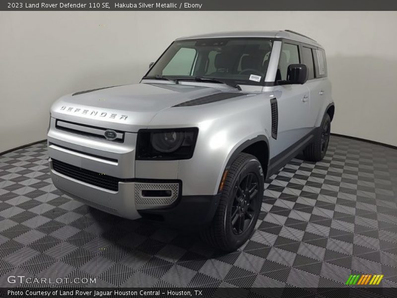 Hakuba Silver Metallic / Ebony 2023 Land Rover Defender 110 SE