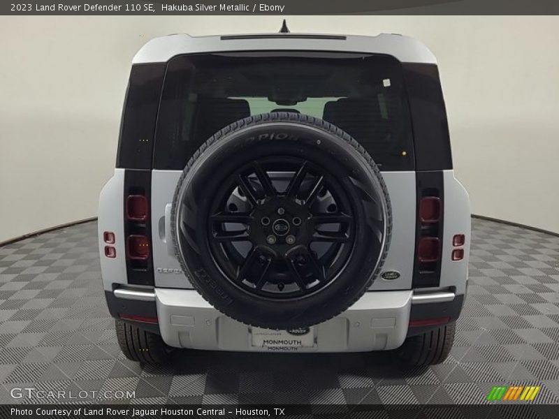 Hakuba Silver Metallic / Ebony 2023 Land Rover Defender 110 SE