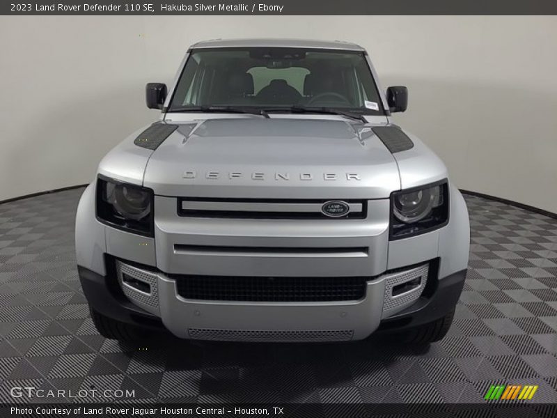 Hakuba Silver Metallic / Ebony 2023 Land Rover Defender 110 SE