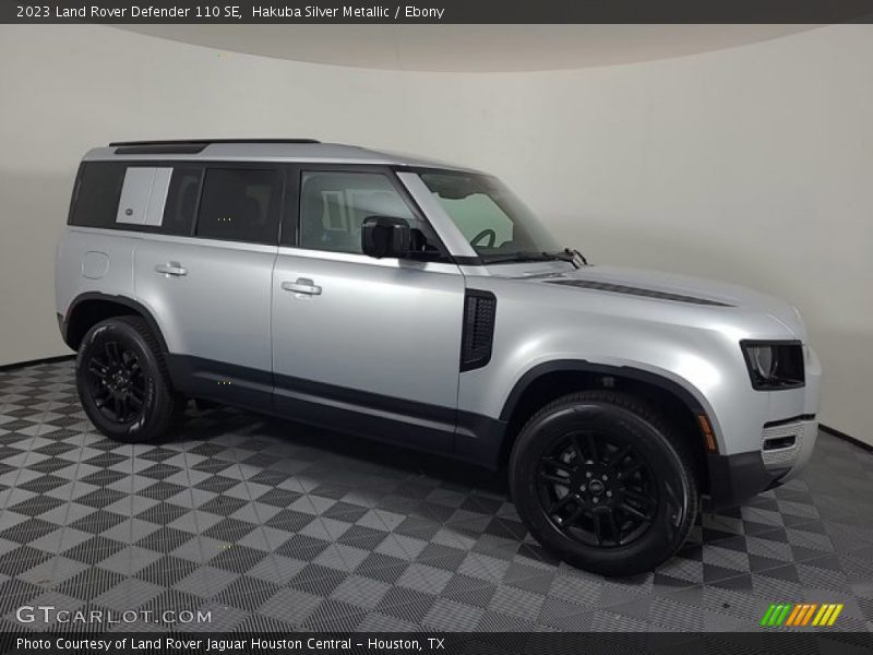  2023 Defender 110 SE Hakuba Silver Metallic