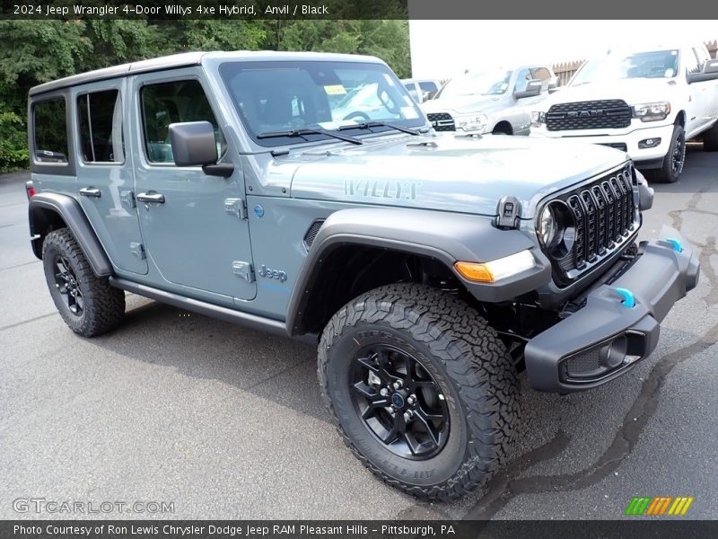 Front 3/4 View of 2024 Wrangler 4-Door Willys 4xe Hybrid