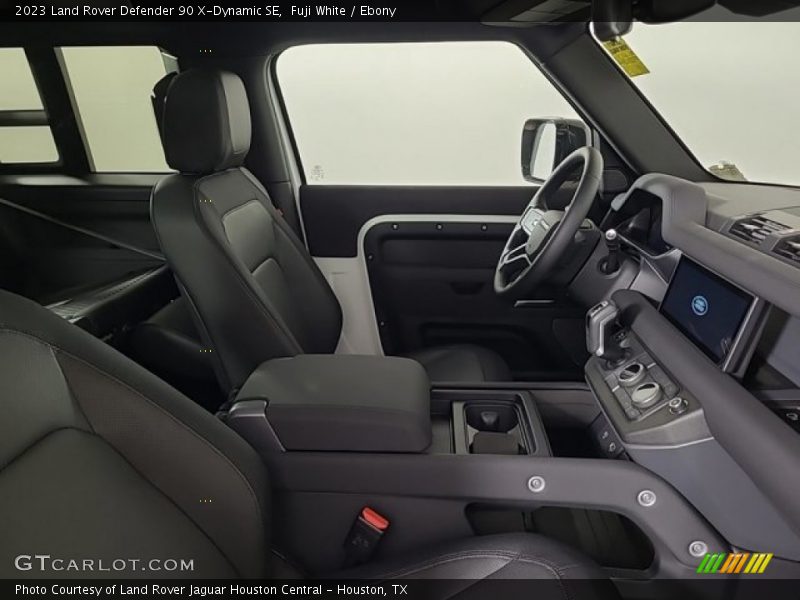 Fuji White / Ebony 2023 Land Rover Defender 90 X-Dynamic SE