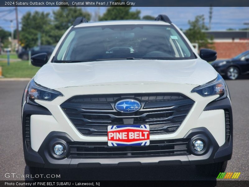 Crystal White Pearl / Titanium Gray 2024 Subaru Outback Onyx Edition