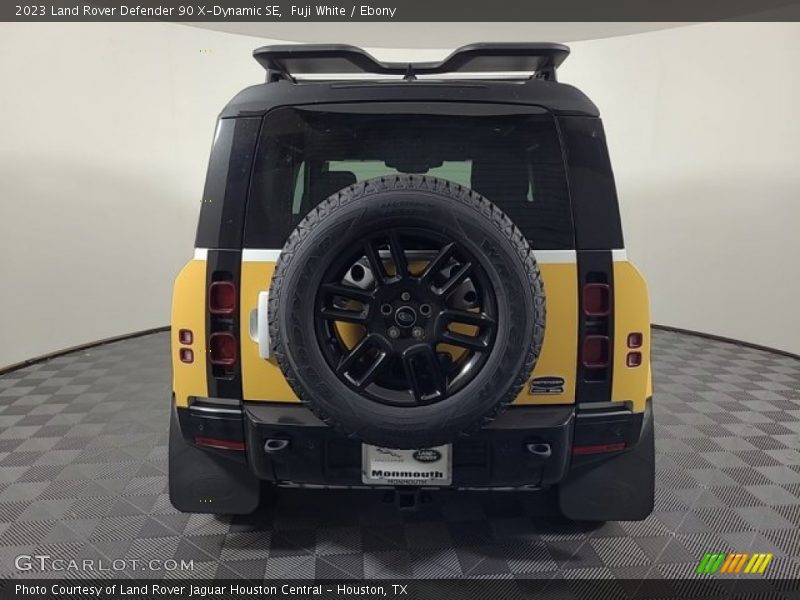 Fuji White / Ebony 2023 Land Rover Defender 90 X-Dynamic SE