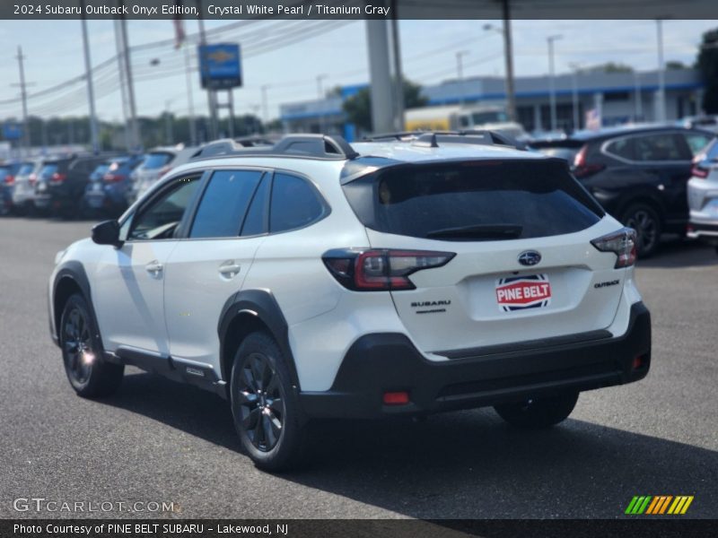 Crystal White Pearl / Titanium Gray 2024 Subaru Outback Onyx Edition
