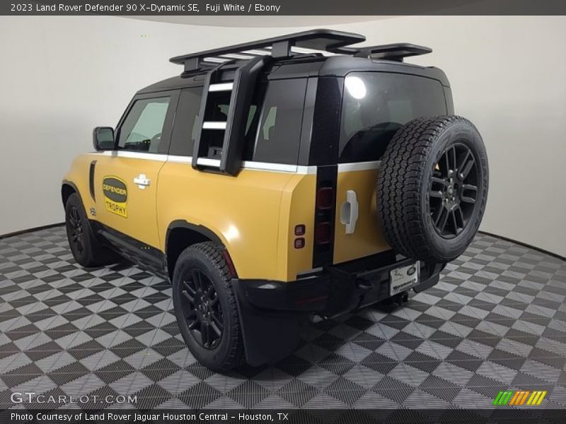 Fuji White / Ebony 2023 Land Rover Defender 90 X-Dynamic SE