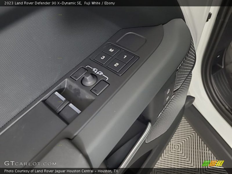 Fuji White / Ebony 2023 Land Rover Defender 90 X-Dynamic SE
