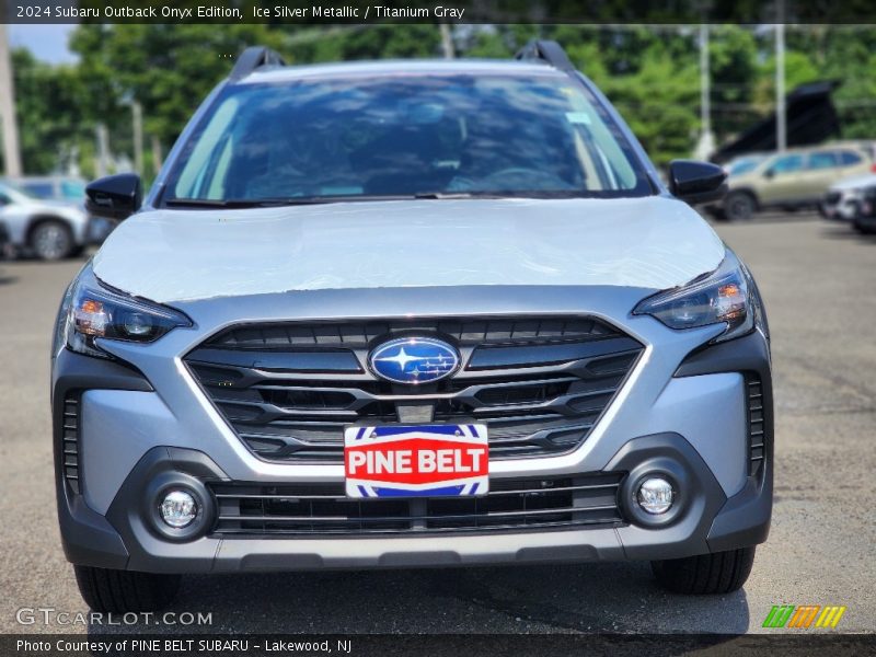 Ice Silver Metallic / Titanium Gray 2024 Subaru Outback Onyx Edition