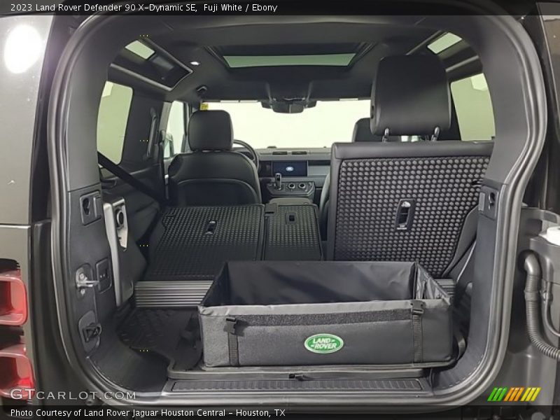  2023 Defender 90 X-Dynamic SE Trunk