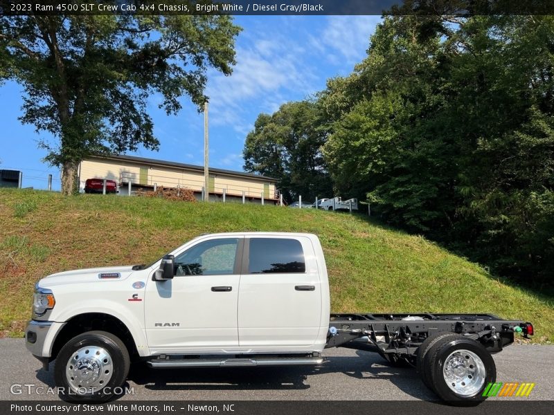  2023 4500 SLT Crew Cab 4x4 Chassis Bright White