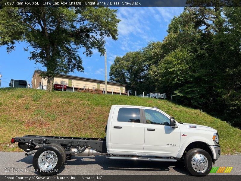  2023 4500 SLT Crew Cab 4x4 Chassis Bright White