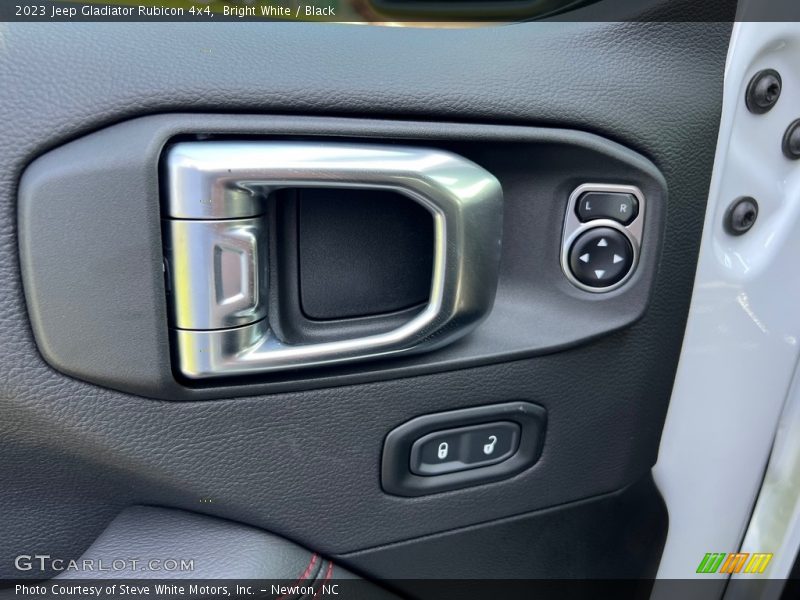 Door Panel of 2023 Gladiator Rubicon 4x4