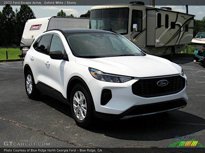 Front 3/4 View of 2023 Escape Active
