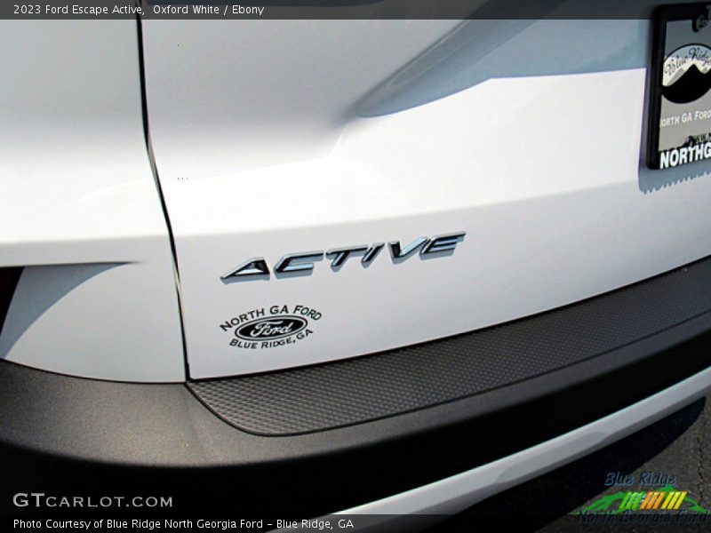 Oxford White / Ebony 2023 Ford Escape Active