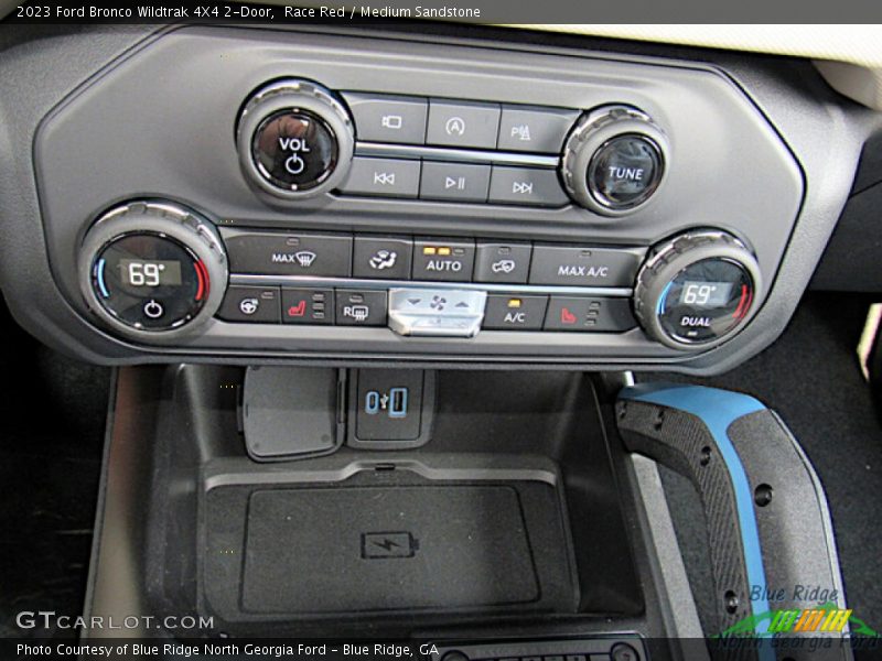 Race Red / Medium Sandstone 2023 Ford Bronco Wildtrak 4X4 2-Door