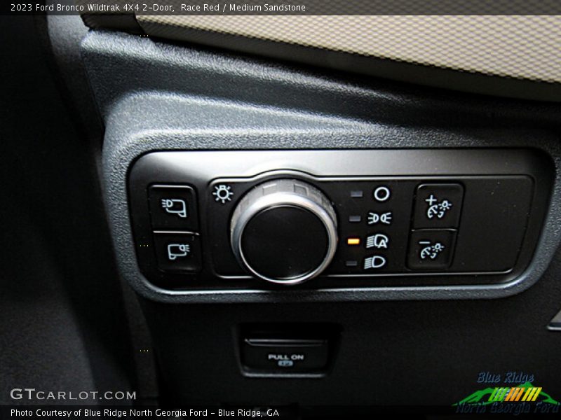 Race Red / Medium Sandstone 2023 Ford Bronco Wildtrak 4X4 2-Door