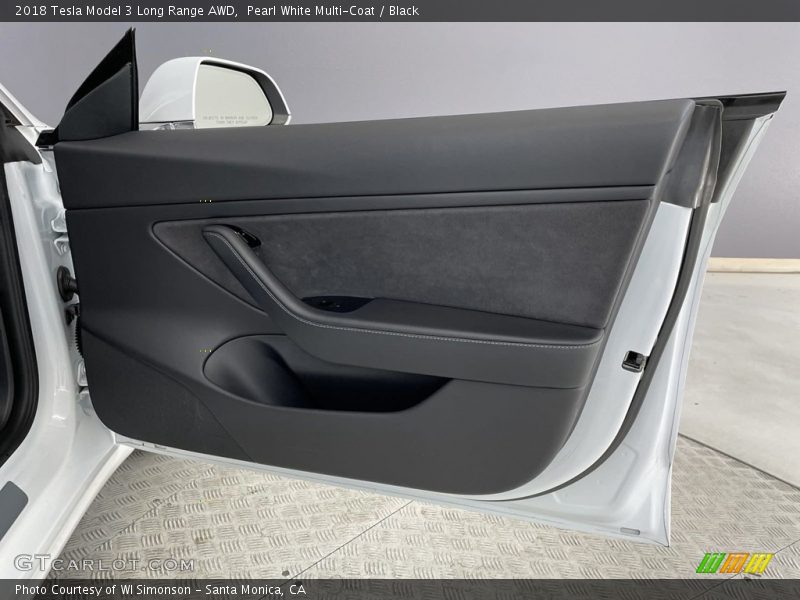 Door Panel of 2018 Model 3 Long Range AWD