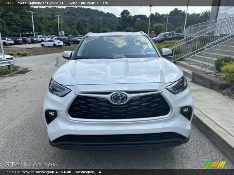 Wind Chill Pearl / Black 2023 Toyota Highlander Hybrid XLE
