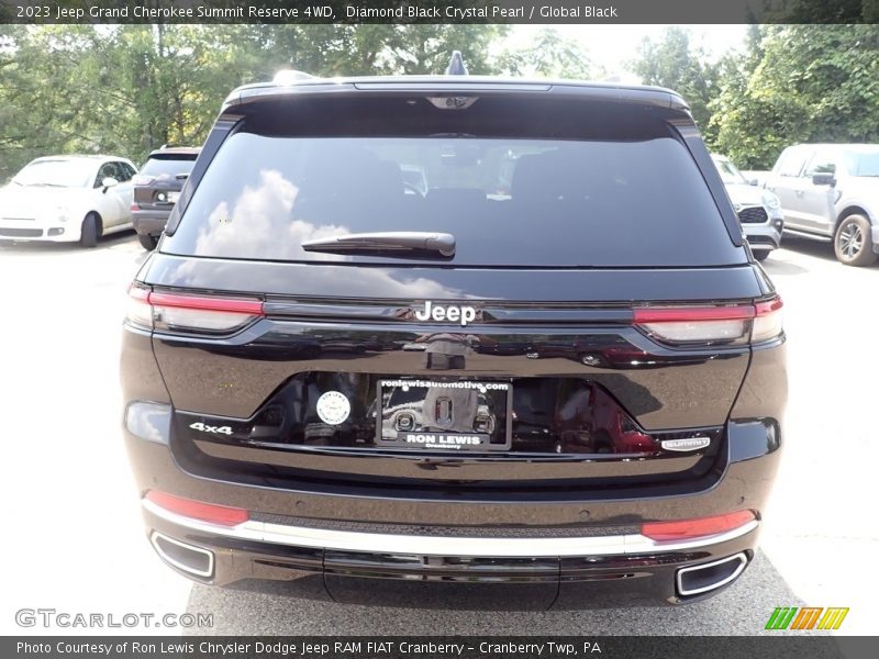 Diamond Black Crystal Pearl / Global Black 2023 Jeep Grand Cherokee Summit Reserve 4WD