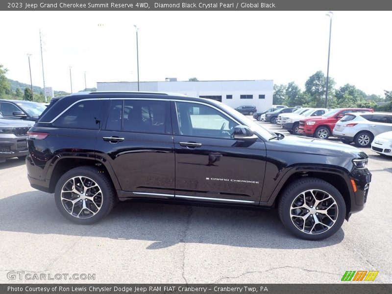 Diamond Black Crystal Pearl / Global Black 2023 Jeep Grand Cherokee Summit Reserve 4WD