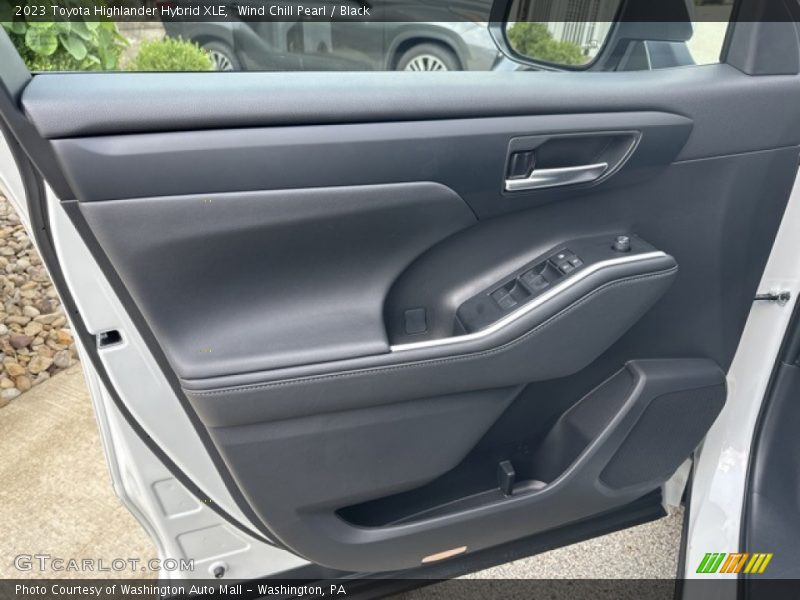 Wind Chill Pearl / Black 2023 Toyota Highlander Hybrid XLE