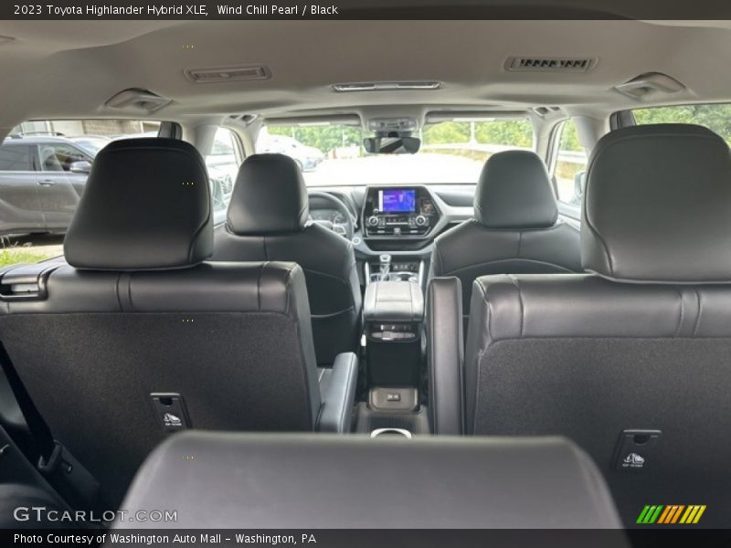 Wind Chill Pearl / Black 2023 Toyota Highlander Hybrid XLE