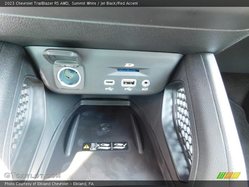 Summit White / Jet Black/Red Accent 2023 Chevrolet TrailBlazer RS AWD