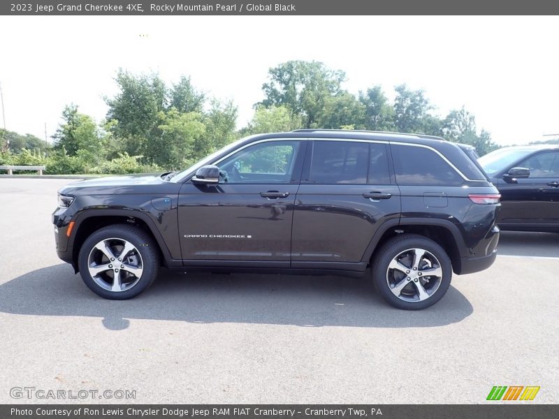 Rocky Mountain Pearl / Global Black 2023 Jeep Grand Cherokee 4XE