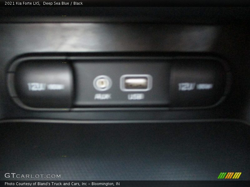 Deep Sea Blue / Black 2021 Kia Forte LXS