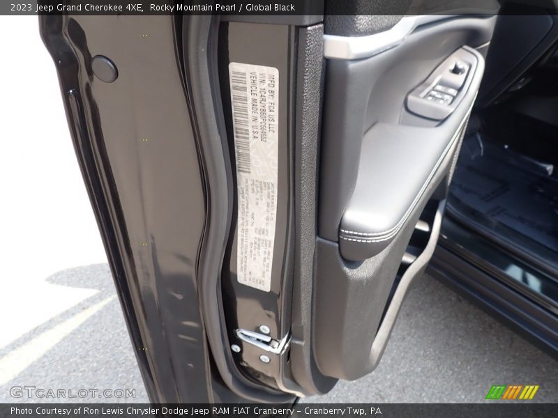 Rocky Mountain Pearl / Global Black 2023 Jeep Grand Cherokee 4XE