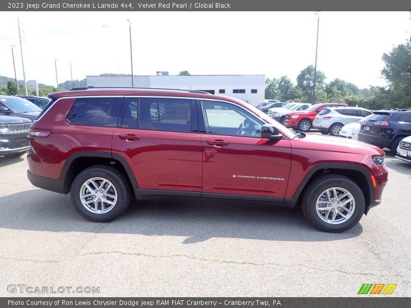 Velvet Red Pearl / Global Black 2023 Jeep Grand Cherokee L Laredo 4x4