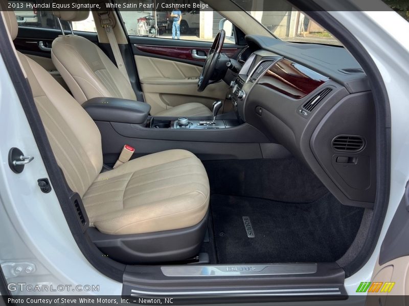 Front Seat of 2013 Equus Signature